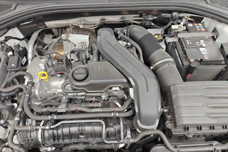 Used Volkswagen Sagitar 2025 Revised 300TSI DSG Excellence Edition Engine Bay