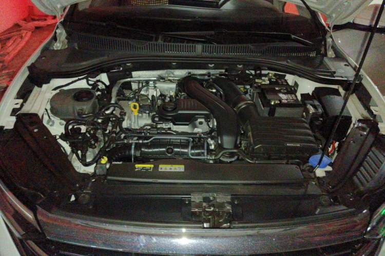 Used Volkswagen Sagitar 2025 Revised Version Three 300TSI DSG Excellence Edition Engine Bay
