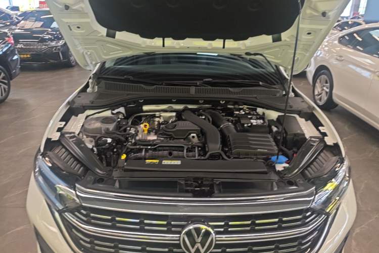 Used Volkswagen Sagitar 2025 Facelifted 300TSI DSG Flyover Edition Engine Bay