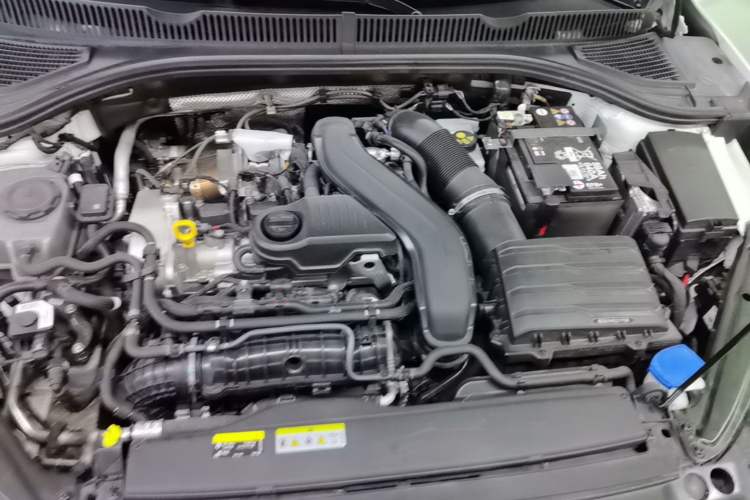 Used Volkswagen Sagitar 2025 Revised 300TSI DSG Excellence Edition Engine Bay