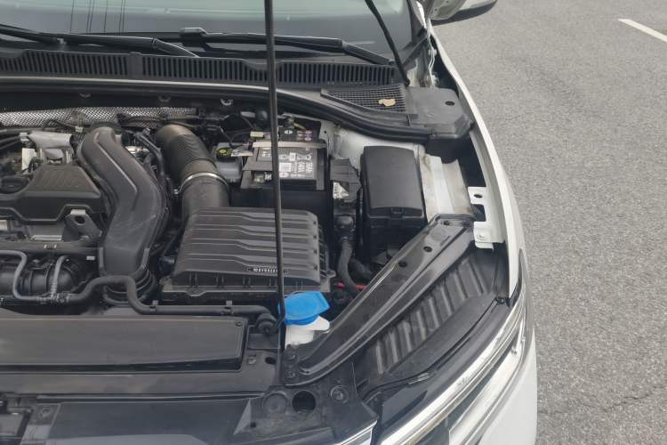 Used Volkswagen Sagitar 2025 300TSI DSG Excellence Edition Engine Bay Left