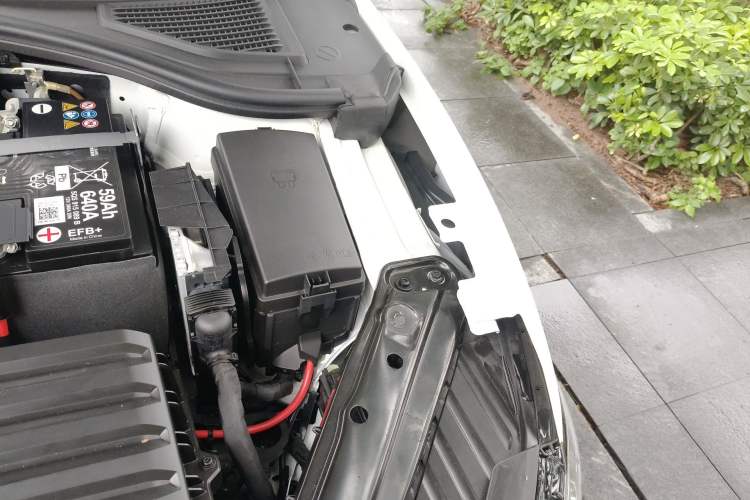 Used Volkswagen Sagitar 2025 300TSI DSG Excellence Edition Engine Bay Left