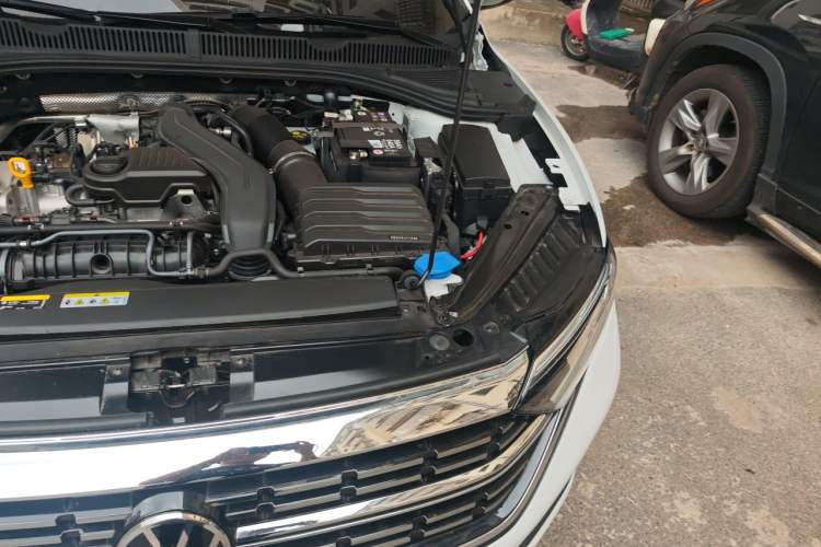 Used Volkswagen Sagitar 2025 Revised Version 2 300TSI DSG Excellence Edition Engine Bay Left