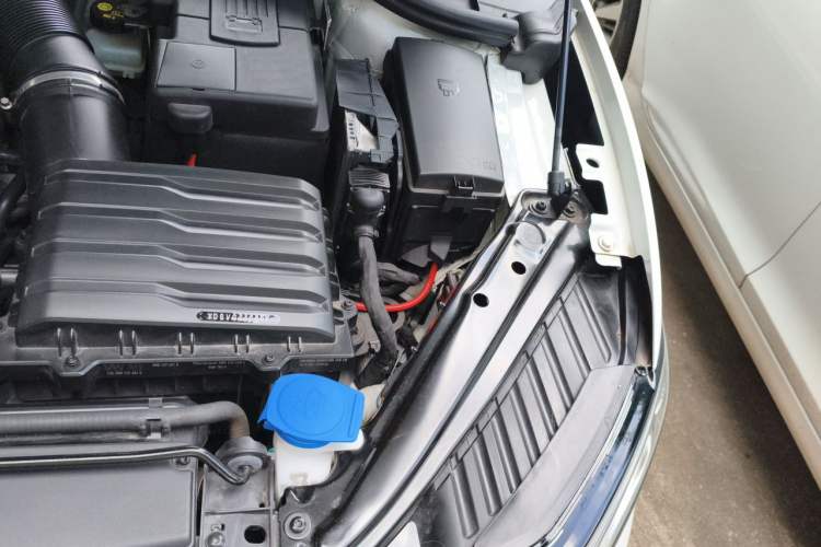 Used Volkswagen Sagitar 2025 300TSI DSG Excellence Edition Engine Bay Left