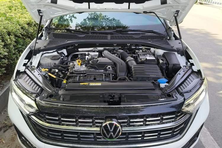 Used Volkswagen Sagitar 2025 Revised 300TSI DSG Excellence Edition Engine Bay