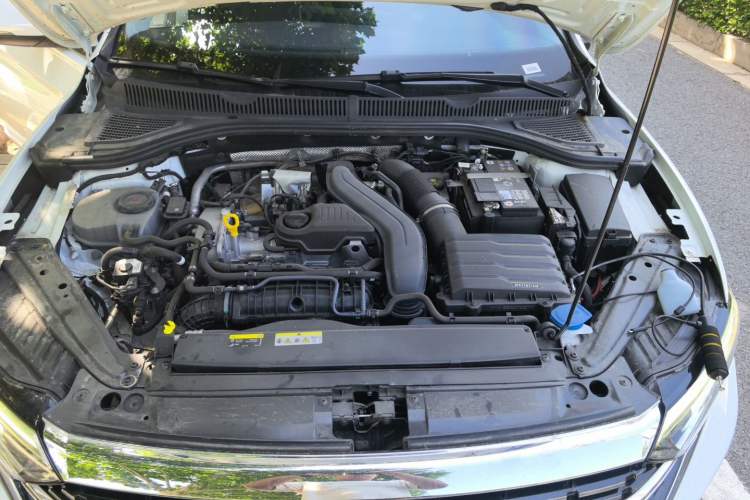 Used Volkswagen Sagitar 2025 Revised Version Three 300TSI DSG Excellence Edition Engine Bay