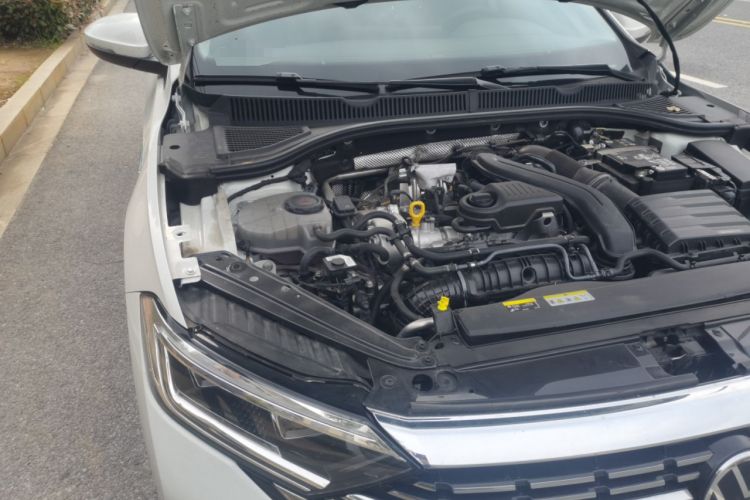Used Volkswagen Sagitar 2025 300TSI DSG Excellence Edition Engine Bay Right