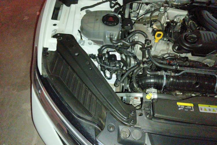 Used Volkswagen Sagitar 2025 Revised Version Three 300TSI DSG Excellence Edition Engine Bay Right