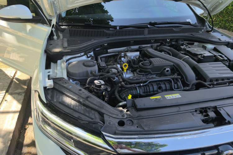 Used Volkswagen Sagitar 2025 Revised Version Three 300TSI DSG Excellence Edition Engine Bay Right
