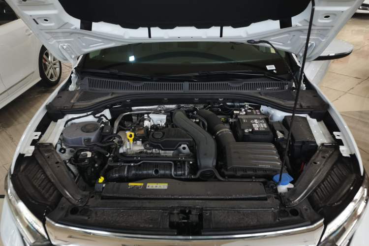 Used Volkswagen Sagitar 2025 300TSI DSG Flyover Edition Engine Bay