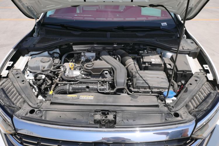 Used Volkswagen Sagitar 2025 Revised Version 2 300TSI DSG Excellence Edition Engine Bay