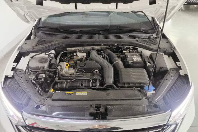 Used Volkswagen Sagitar 2025 300TSI DSG Excellence Edition Engine Bay