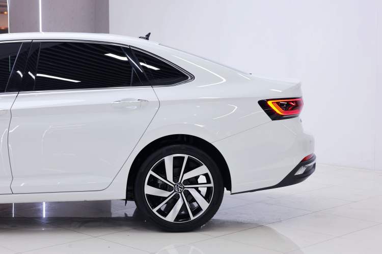 Used Volkswagen Sagitar 2025 Revised 300TSI DSG Excellence Edition Exterior 3