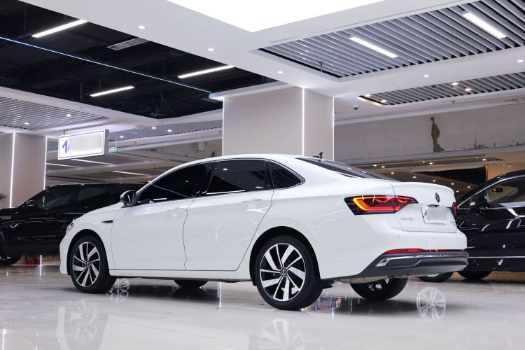 Used Volkswagen Sagitar 2025 Revised 300TSI DSG Excellence Edition Exterior 4