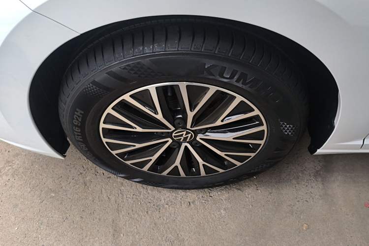 Used Volkswagen Sagitar 2025 Facelift 200TSI DSG Flyover Edition Exterior 4