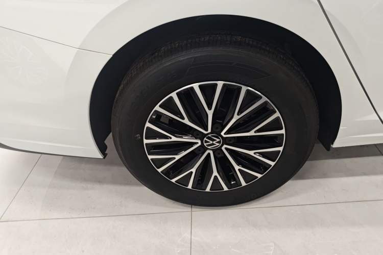 Used Volkswagen Sagitar 2025 Facelift 200TSI DSG Flyover Edition Exterior 5