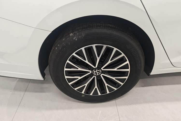 Used Volkswagen Sagitar 2025 Facelift 200TSI DSG Flyover Edition Exterior 5