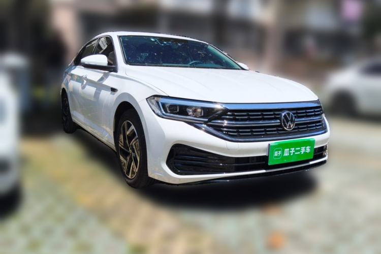 Used Volkswagen Sagitar 2025 Revised 300TSI DSG Excellence Edition Front Right 45 Deg
