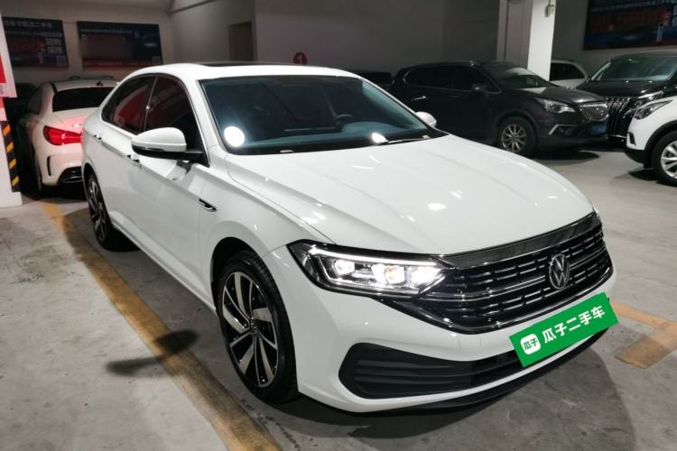 Used Volkswagen Sagitar 2025 Revised Version Three 300TSI DSG Excellence Edition Front Right 45 Deg
