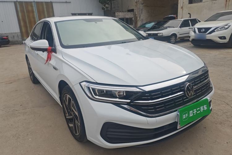 Used Volkswagen Sagitar 2025 Revised Version Three 300TSI DSG Excellence Edition Front Right 45 Deg