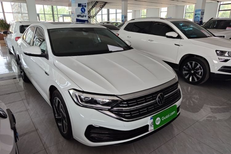 Used Volkswagen Sagitar 2025 300TSI DSG Excellence Edition Front Right 45 Deg