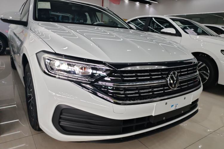 Used Volkswagen Sagitar 2025 Facelift 200TSI DSG Flyover Edition Front Right 45 Deg