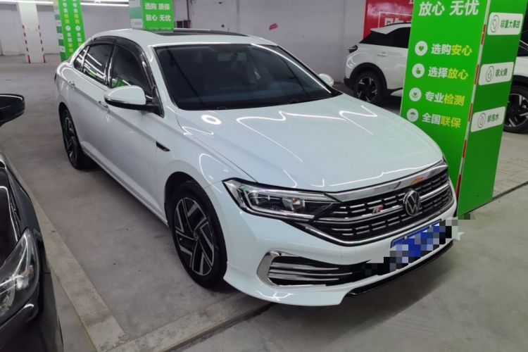 Used Volkswagen Sagitar 2025 Revised 300TSI DSG Excellence Edition Front Right 45 Deg