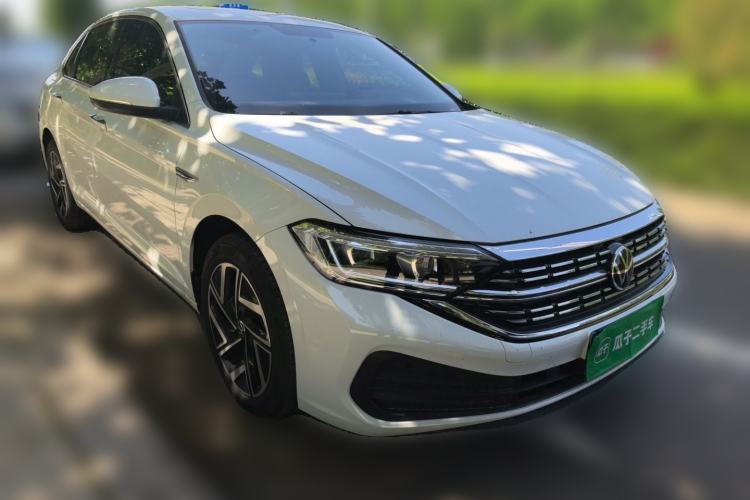 Used Volkswagen Sagitar 2025 Revised Version Three 300TSI DSG Excellence Edition Front Right 45 Deg