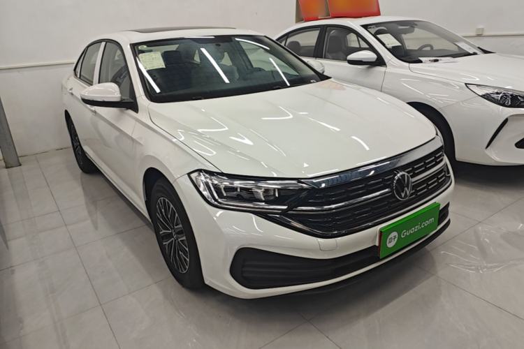 Used Volkswagen Sagitar 2025 Facelift 200TSI DSG Flyover Edition Front Right 45 Deg