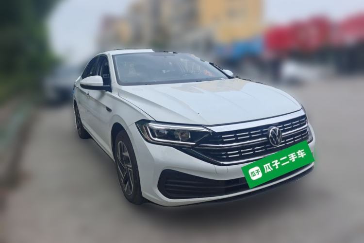 Used Volkswagen Sagitar 2025 Revised 300TSI DSG Excellence Edition Front Right 45 Deg