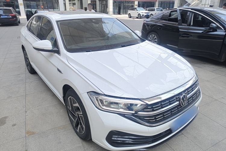 Used Volkswagen Sagitar 2025 300TSI DSG Excellence Edition Front Right 45 Deg