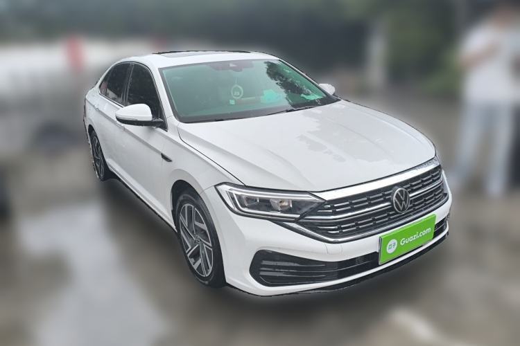 Used Volkswagen Sagitar 2025 Revised 300TSI DSG Excellence Edition Front Right 45 Deg
