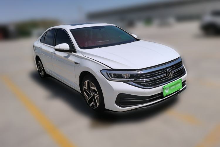 Used Volkswagen Sagitar 2025 Revised Version 2 300TSI DSG Excellence Edition Front Right 45 Deg