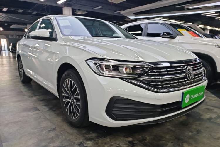 Used Volkswagen Sagitar 2025 Facelift 200TSI DSG Flyover Edition Front Right 45 Deg