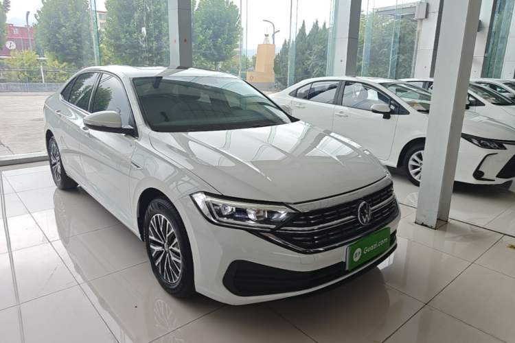 Used Volkswagen Sagitar 2025 200TSI DSG Flyover Edition Front Right 45 Deg
