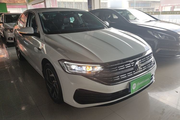 Used Volkswagen Sagitar 2025 Revised Version 2 300TSI DSG Excellence Edition Front Right 45 Deg