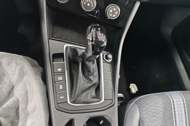 Used Volkswagen Sagitar 2025 Facelift 200TSI DSG Flyover Edition Gear Lever