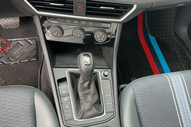 Used Volkswagen Sagitar 2025 300TSI DSG Flyover Edition Gear Lever