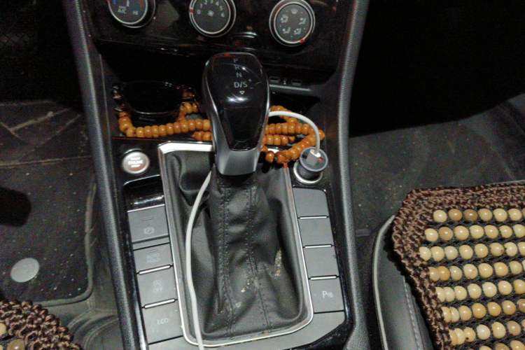 Used Volkswagen Sagitar 2025 Revised Version Three 300TSI DSG Excellence Edition Gear Lever
