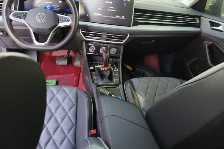 Used Volkswagen Sagitar 2025 Revised 300TSI DSG Excellence Edition Gear Lever
