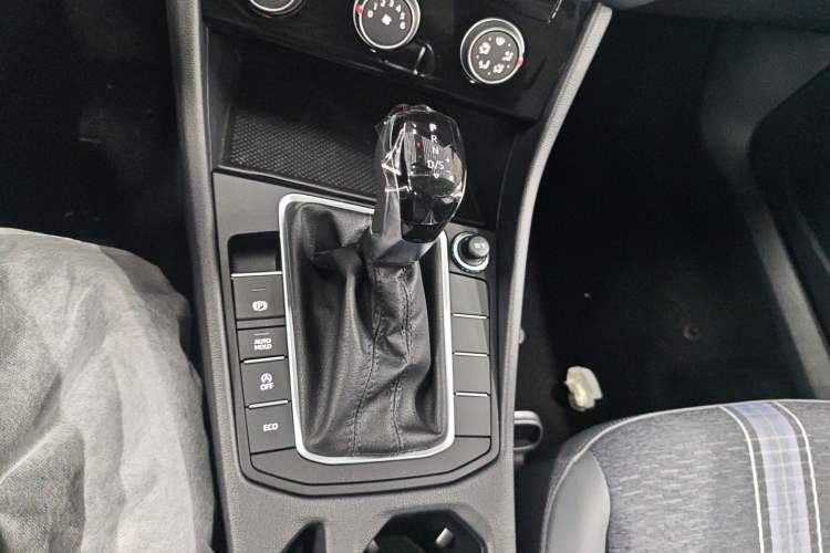 Used Volkswagen Sagitar 2025 Facelift 200TSI DSG Flyover Edition Gear Lever