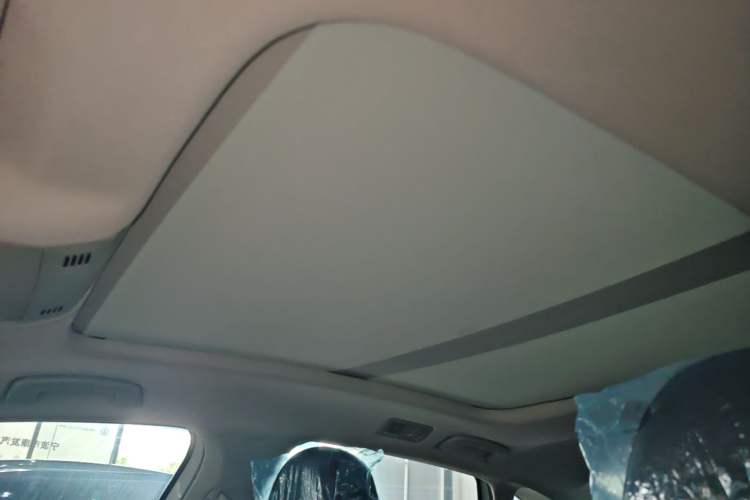 Used Volkswagen Sagitar 2025 Facelift 200TSI DSG Flyover Edition Headliner