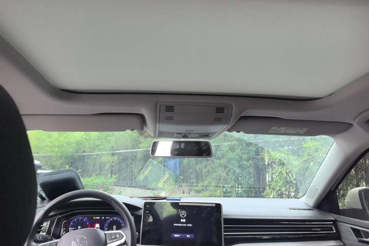 Used Volkswagen Sagitar 2025 Revised Version Three 300TSI DSG Excellence Edition Headliner