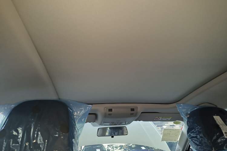 Used Volkswagen Sagitar 2025 Facelift 200TSI DSG Flyover Edition Headliner