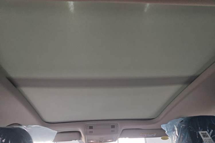 Used Volkswagen Sagitar 2025 Facelift 200TSI DSG Flyover Edition Headliner