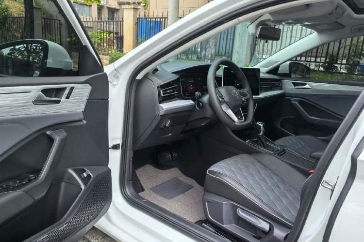 Used Volkswagen Sagitar 2025 Revised 300TSI DSG Excellence Edition Interior 1