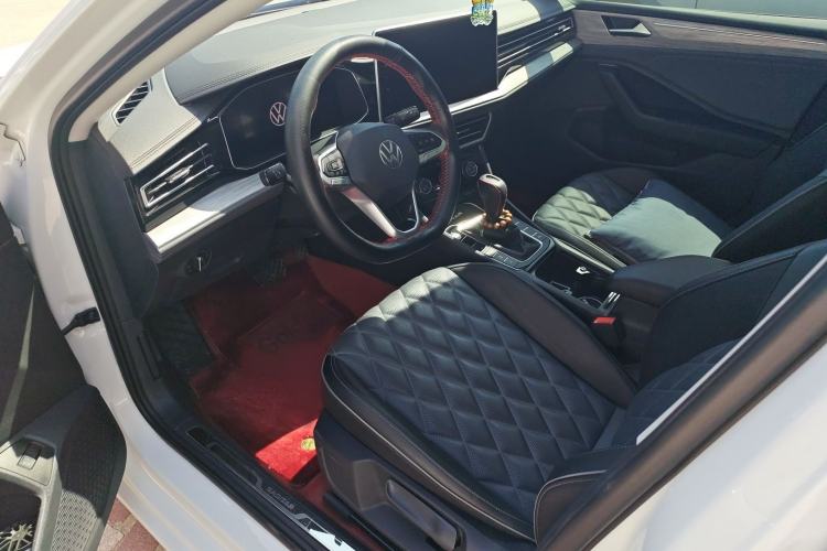 Used Volkswagen Sagitar 2025 Revised 300TSI DSG Excellence Edition Interior 1