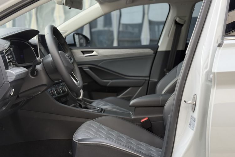 Used Volkswagen Sagitar 2025 Revised 300TSI DSG Excellence Edition Interior 1