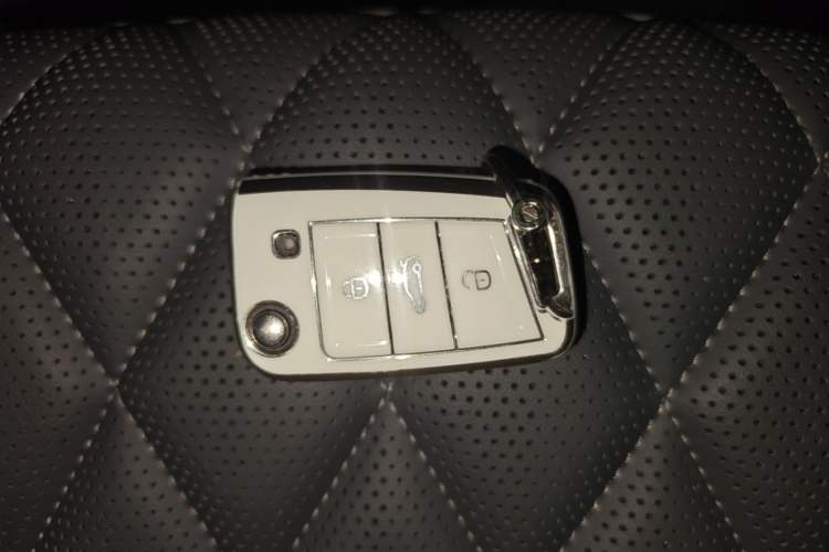 Used Volkswagen Sagitar 2025 Revised Version 2 300TSI DSG Excellence Edition Interior 1