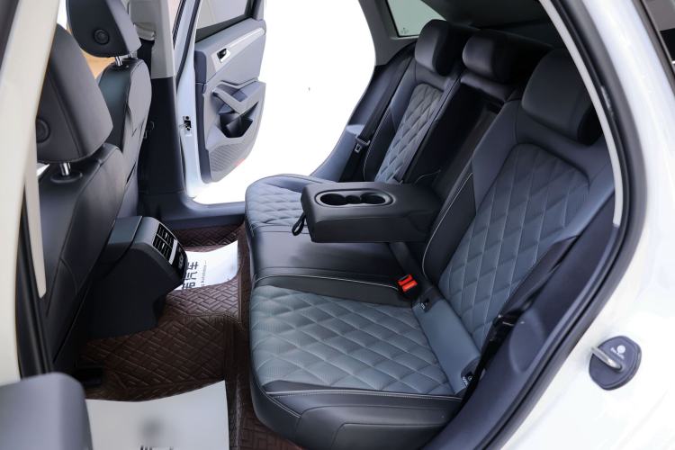 Used Volkswagen Sagitar 2025 Revised 300TSI DSG Excellence Edition Interior 10